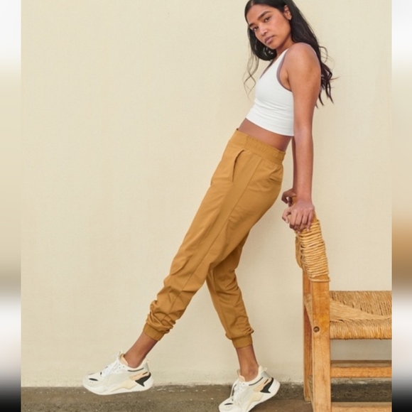 Athleta Pants - Athleta Textured Brooklyn Joggers, 4